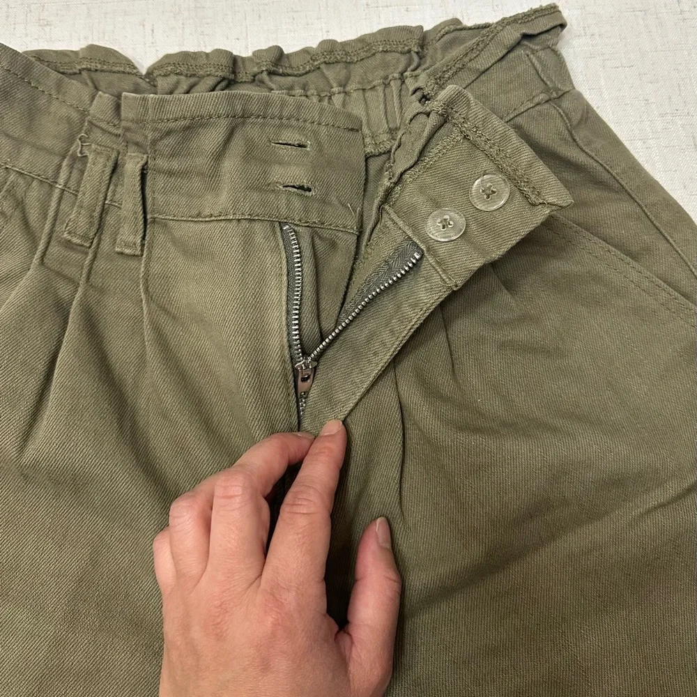 🩷Olive High-Rise Paperbag Straight Leg Pants